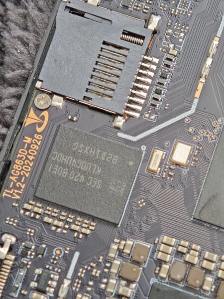 File:Teclast-P50Ai-UFS.jpg